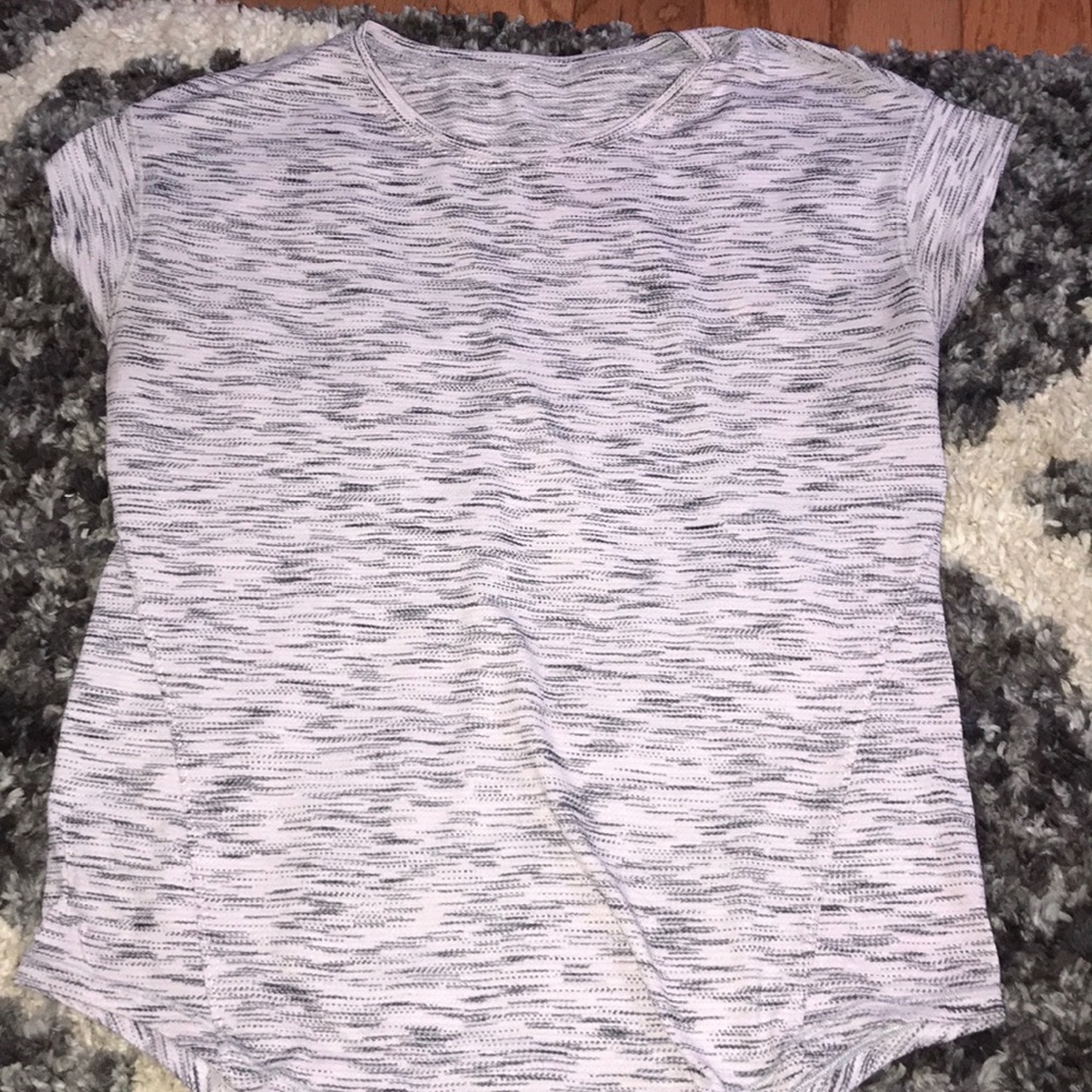 Lululemon tshirt